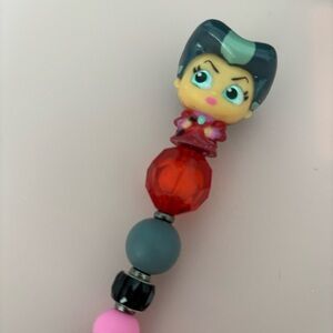 Disney Doorables: Cinderella: Lady Tremaine classic handmade beaded pen